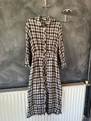 Zara checked dress like new, size small, black and grey