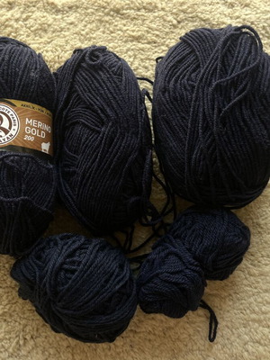 Merino Gold 200 knitting yarn by Madame Tricote Paris, dark blue