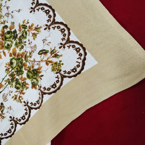Square tablecloth 1.60x1.60 like new, 80s-90s decade