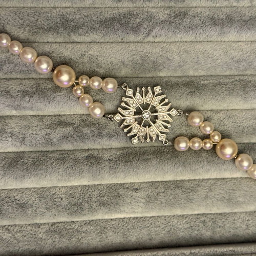 Silver bracelet with snowflake and pearls Jenavi new