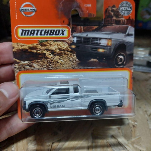 Matchbox Nissan King Cab HardBody D21 toy car
