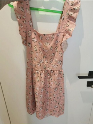 Glamorous floral dress size S like new, pink