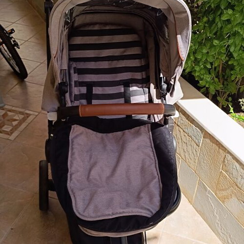 Kidoo 3-in-1 stroller used with car seat and carrycot