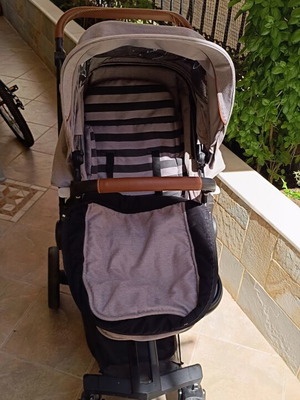 Kidoo 3-in-1 stroller used with car seat and carrycot