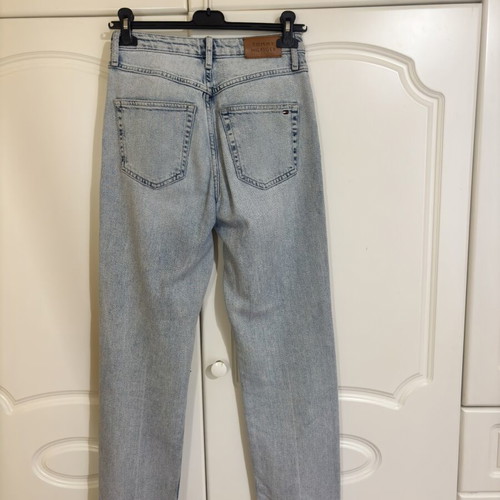 Tommy Hilfiger straight ankle jeans like new, light blue