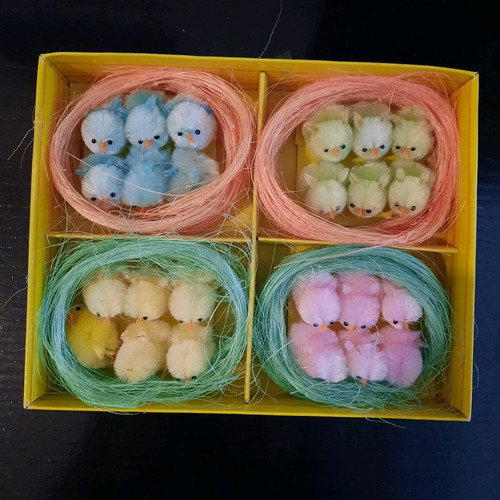 Easter set 4 nests with 6 chicks new