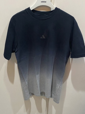 Adidas All SZN Dip-Dye Tee like new, black and grey, size M