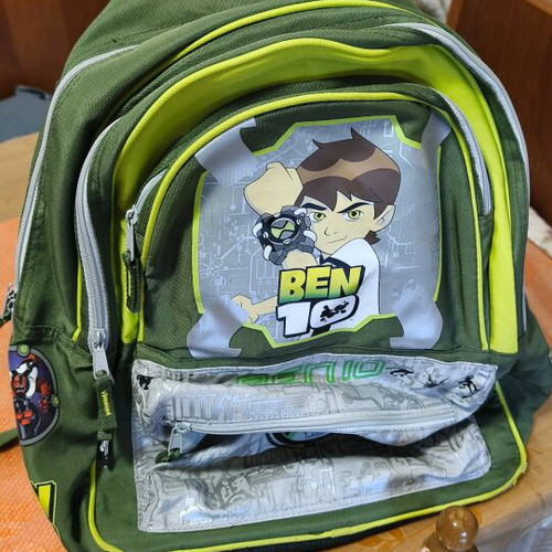 Vintage Ben 10 school backpack like new, elementary