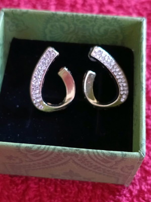 Γυναικεία σκουλαρίκια καινούργια με γεωμετρικό σχέδιο και ζιργκόν χρυσά