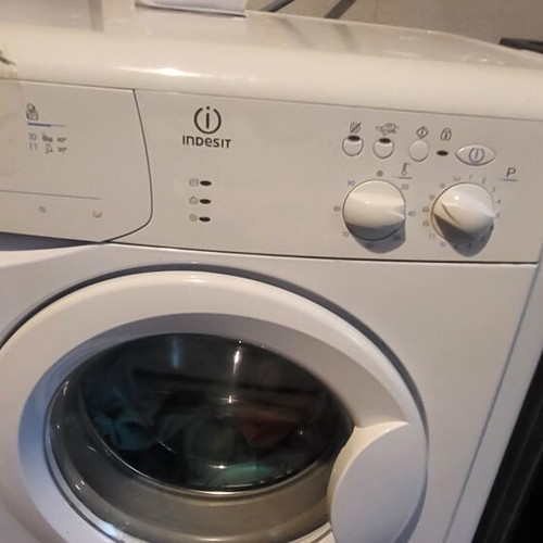 Indesit washing machine like new, 5 kg load capacity
