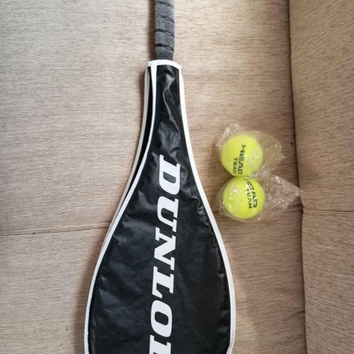Tennis racket used with set, good condition