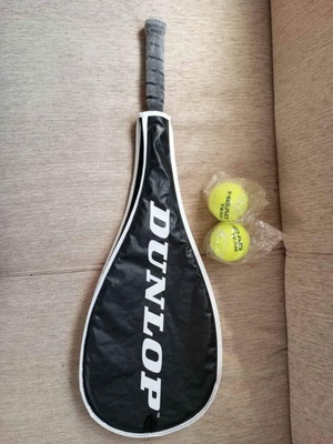 Tennis racket used with set, good condition