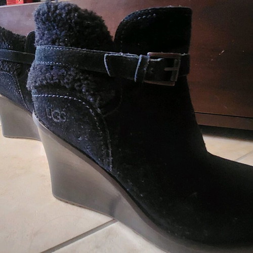 Ugg black platform ankle boots 11cm like new, size 39