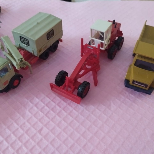 HO scale toy trucks and heavy vehicle, set of 7