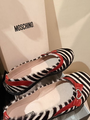 Moschino leather ballerina shoes like new for girls, size 36, black and white