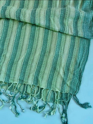 Παρεό σαν καινούργιο, σε αποχρώσεις του πράσινου, 1,75μ x 55εκ