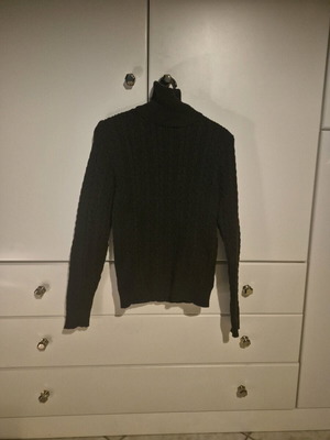 Black Shein turtleneck sweater like new