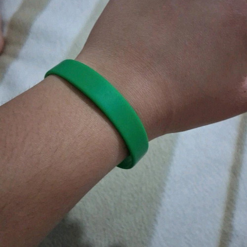 Green rubber bracelet like new