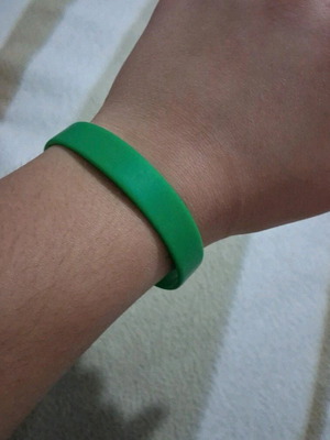Green rubber bracelet like new