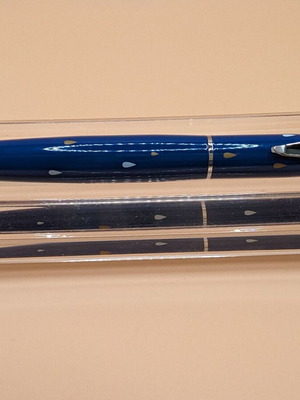 RollInk roller used with classic fountain pen ink cartridges