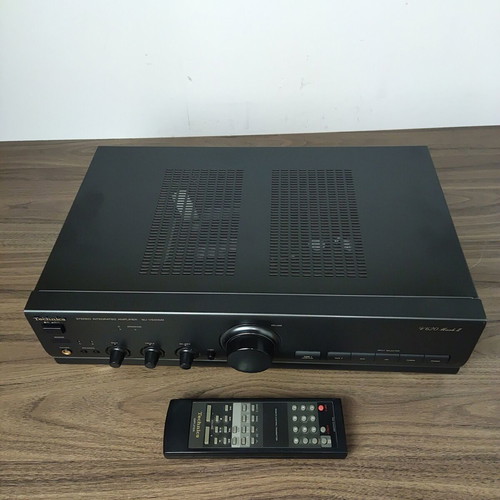 Technics SU-V620M2 Stereo Integrated Amplifier used with remote control