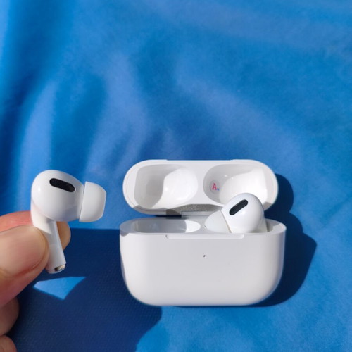 Bluetooth Headset Ultra Top Model PRO new with charging case
