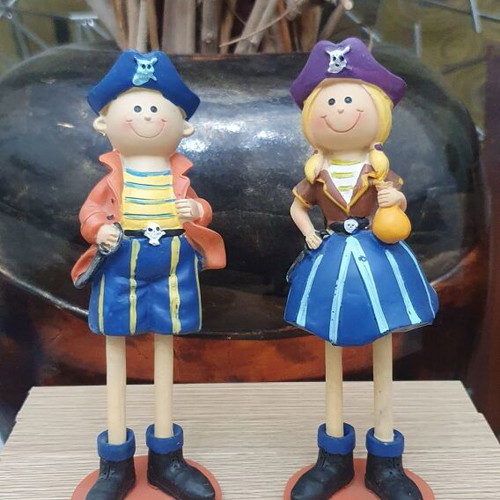 Pirate and pirate girl ceramic figures, 16 cm