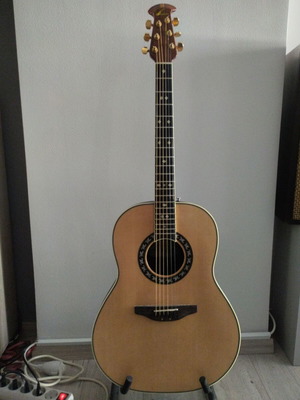 Ovation Legend 1117 ακουστική κιθάρα με καφέ σκάφος και θήκη
