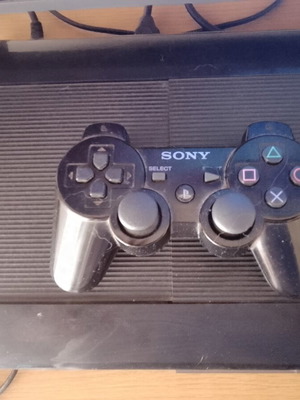 Sony Playstation 3 Super Slim конзола употребявана с 500GB твърд диск и игри
