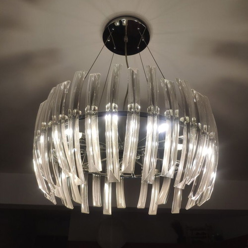 Ceiling chandelier used, missing two glass rods