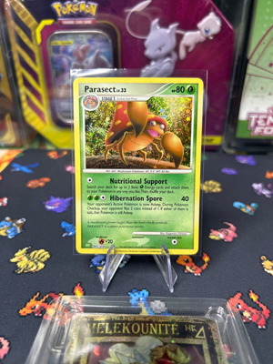 Pokemon card Parasect holographic clv mint/nm condition