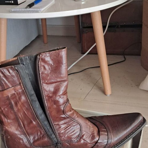 Bata leather boots size 42 like new, brown, zipper inside