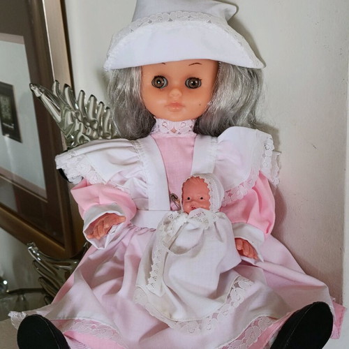 Vintage doll with baby in excellent condition, 1970s, 36 cm tall