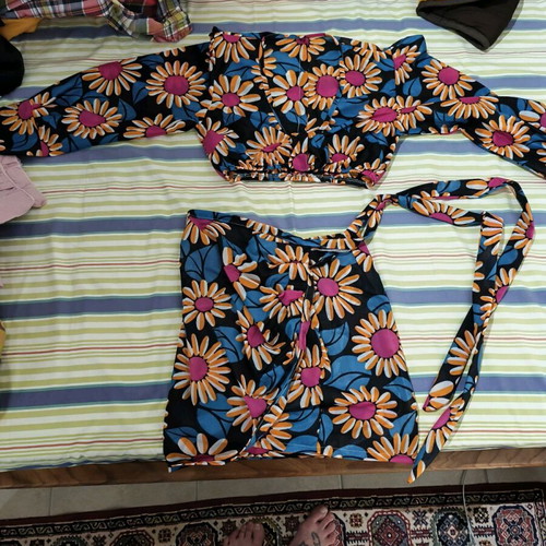 Set top skirt wrap like new, multicolored