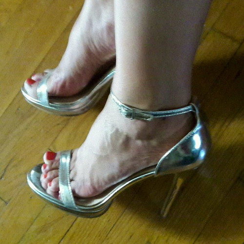 Bozikis women's silver sandals like new with thin high heel 11.5 cm