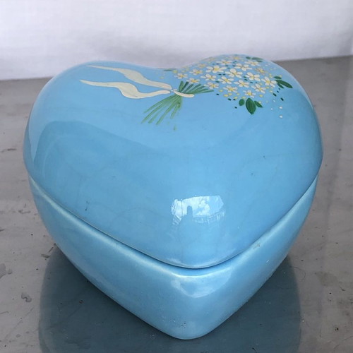 Heart-shaped porcelain jewelry box blue used
