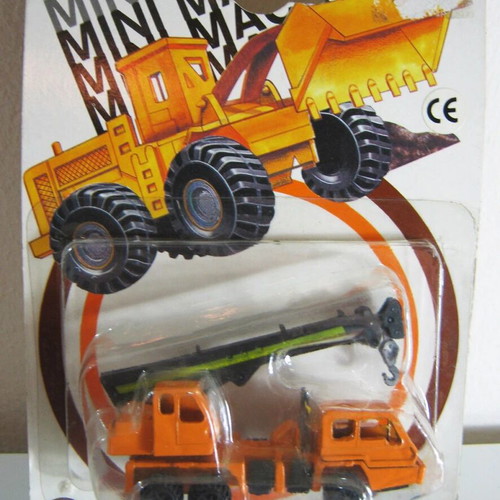 Caterpillar Cat Mini Macks Zee diecast vehicle new