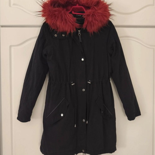 Stradivarius women's parka size M with red fur and warm lining like new