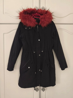 Stradivarius women's parka size M with red fur and warm lining like new