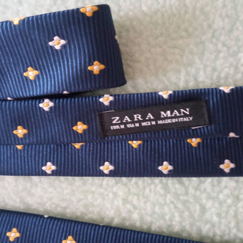 Zara tie like new, blue and red