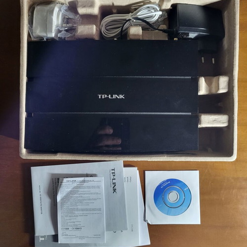TP-LINK TD-W8970 300 Mbps Wireless N ADSL2+ Modem Router like new