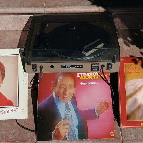 Record player used in good condition