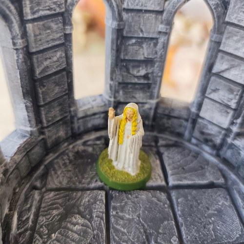 Lord of the Rings Galadriel metal miniature used, handpainted