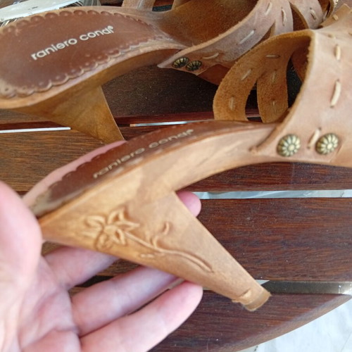 Leather Tampa sandals with wooden platform, like new, size 37