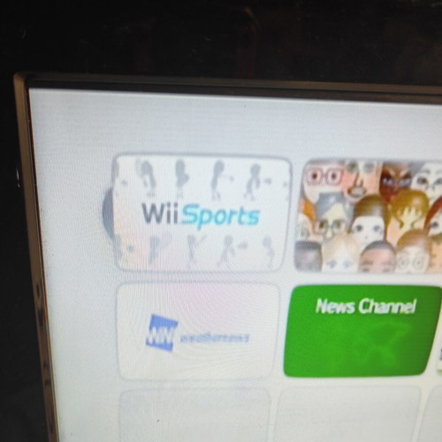 Nintendo Wii complete set like new with Sports Resort Pack and Wii2HDMI