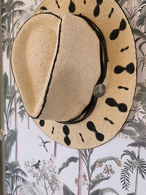 Hat like new size M