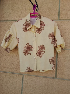 Giouli Boutique cropped linen shirt with puff sleeves, made in Italy