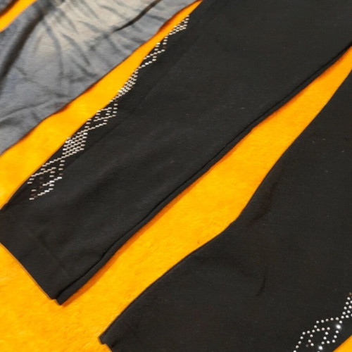 Set of 4 elastic leggings Large new with unique designs