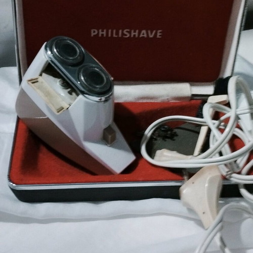 Philishave Vintage Electric Razor used with original case