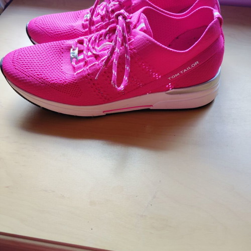 Tom Tailor women's sneakers size 41 like new, cyclamen color